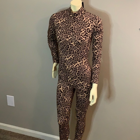 💛Leopard Print Mock Neck Jumpsuit NWT💛 - Picture 1 of 5